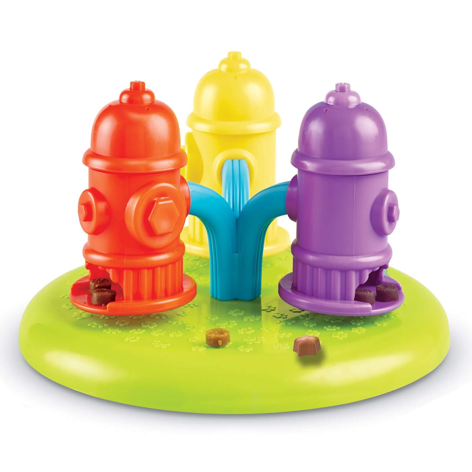 Brightkins Spinning Hydrants Jutalomfalat Puzzle with colorful hydrants hiding treats on a green base.